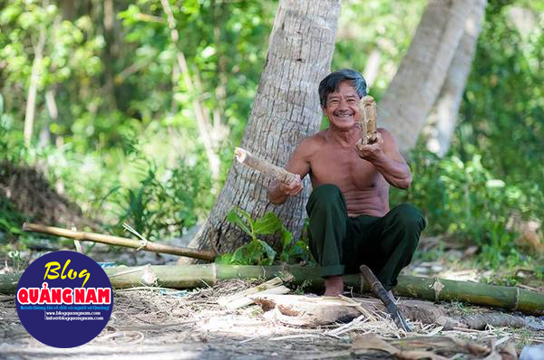 Người dân đảo nhiệt tình, hiếu khách. Ảnh: Linh Đào
